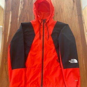 THE NORTH FACE WINDWALL WINDBREAKER